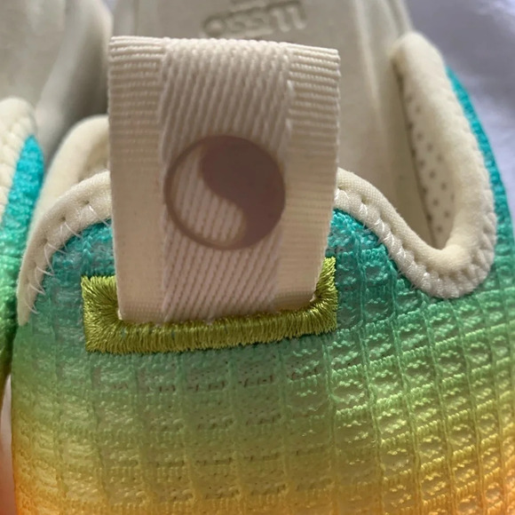 Free & Easy x Lusso Cloud Pelli Slip Ons - Picture 11 of 11